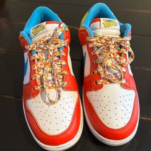 (Like New) Nike Dunk Low x LeBron James
"Fruity Pebbles". Men’s size 8.5